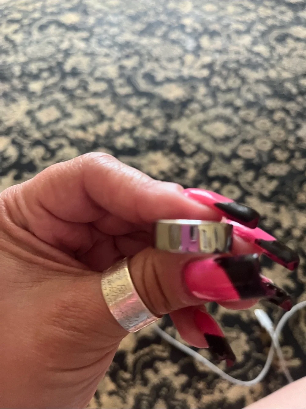 Oura Silver Ring  With Charging Dock with White Cable